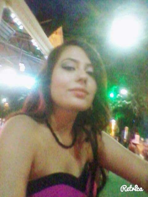 Gülüşüme ikramiyen  'MUTSUZLUK' olsa da, her vakit 
Üzülme!
İnadına gülmeyi hobi edindim, çoktan...

#CEREN