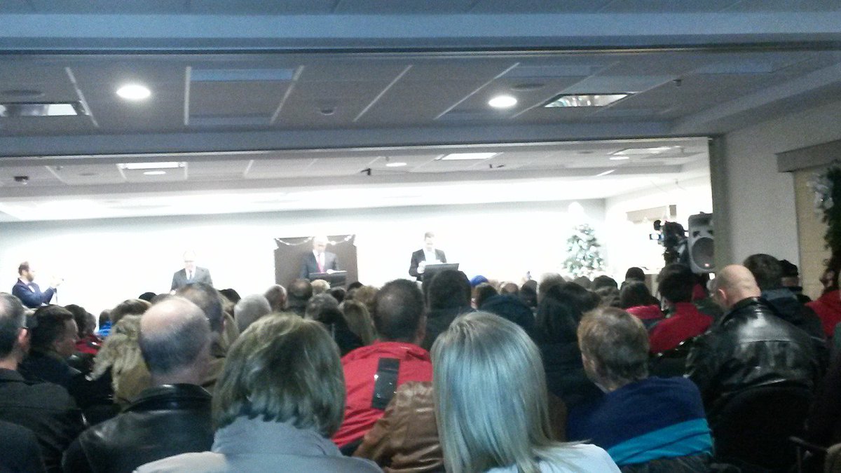 ChrisFreake's tweet image. large crowd at Humber-Gros Morne debate @DeerLakeChamber #nlpoli #nlvotes