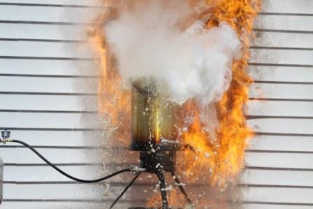 PHXFire's tweet image. Remember to play it safe when deep frying your turkey!  #Besafe #ThanksgivingTurkey #Fryingtips #Turkeysafety