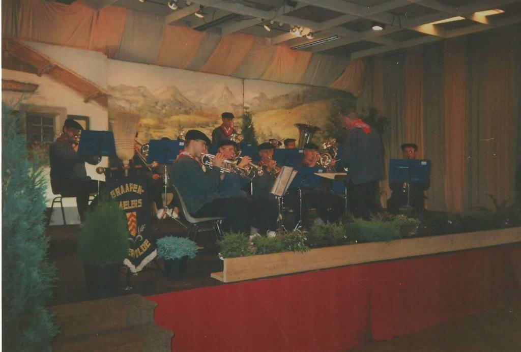 Wat een oude foto! Toen deden we nog mee aan een concours... We moeten binnenkort maar eens een festival bezoeken!