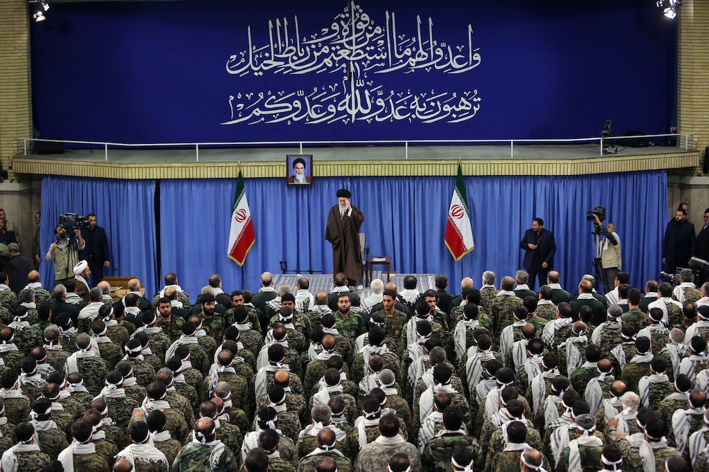 Khamenei_Urdu's tweet photo. فلسطینی عوام کی تحریک انتفاضہ شروع ہو چکی ہےاور ہم فلسطینی عوام کاہر حال میں دفاع کریں گے۔ رہبر معظم کا بسیج سے خطاب https://t.co/3ugMLqcPDt