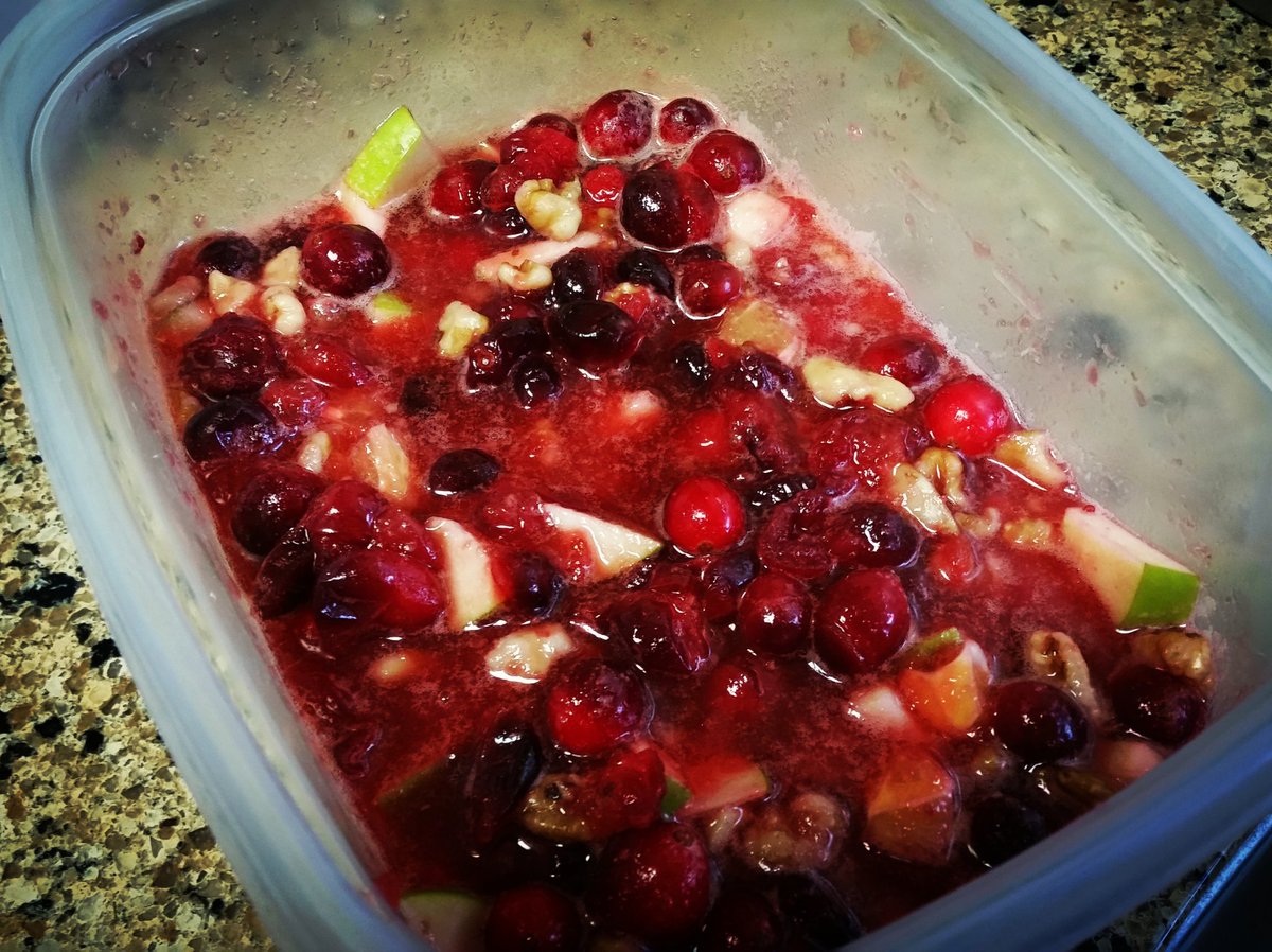 ChristyNelsen's tweet photo. I could sit down w/a spoon &eat the whole thing. #ilovecranberrysauce #itsasicknessreally #suchexcitement #foodporn https://t.co/COlpdoVhIX