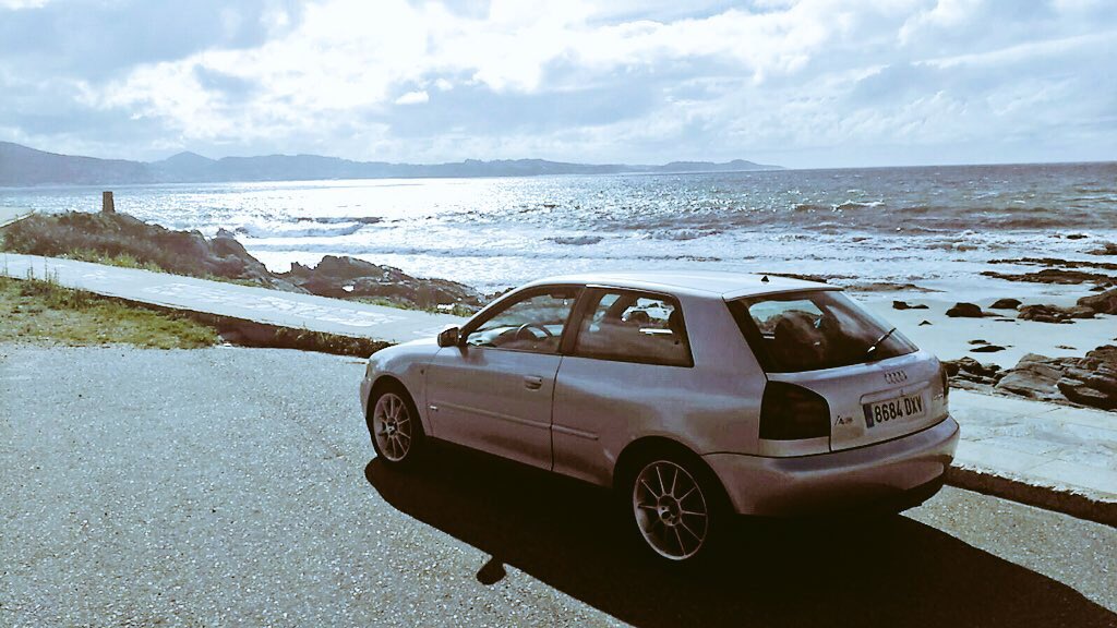 guseleracing5's tweet photo. después de la tempestad siempre llega la calma #a3 #audi #8L https://t.co/ZrwcF1CoJw