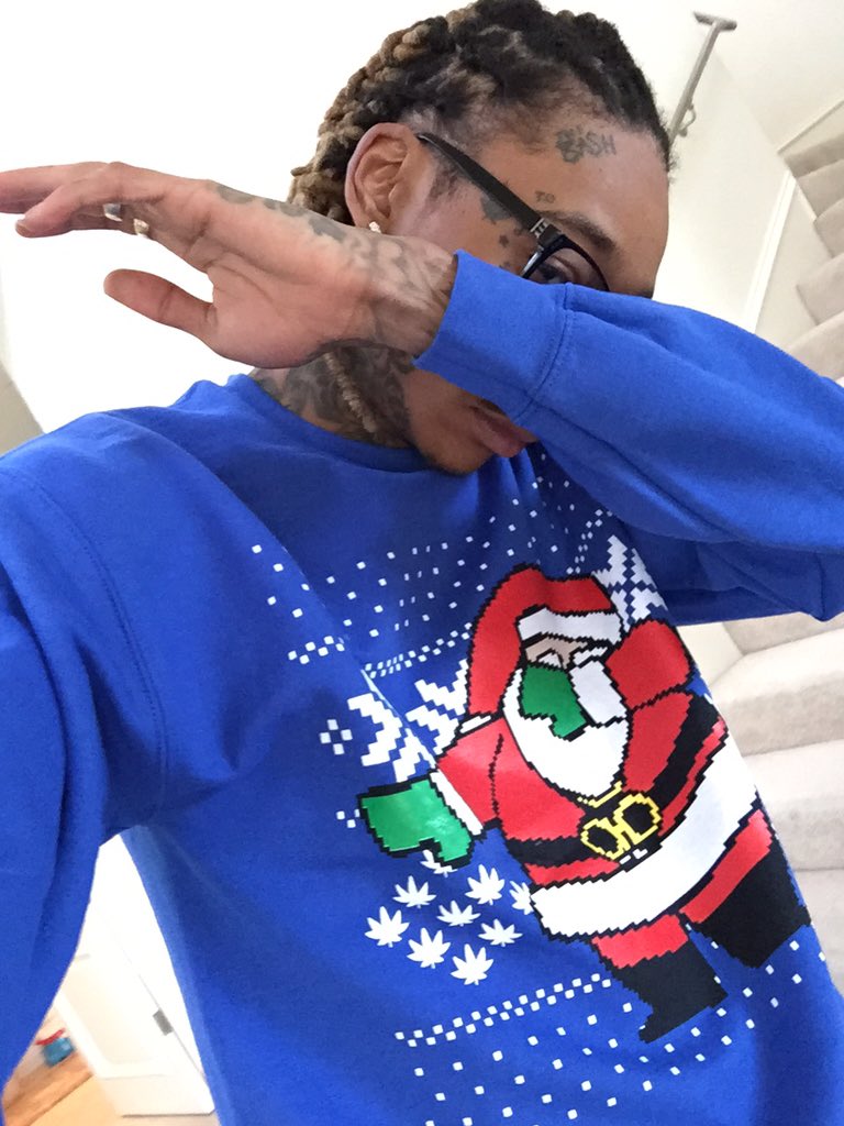 wizkhalifa's tweet photo. Merry Chrimuh. https://t.co/cp34Szg6Pr