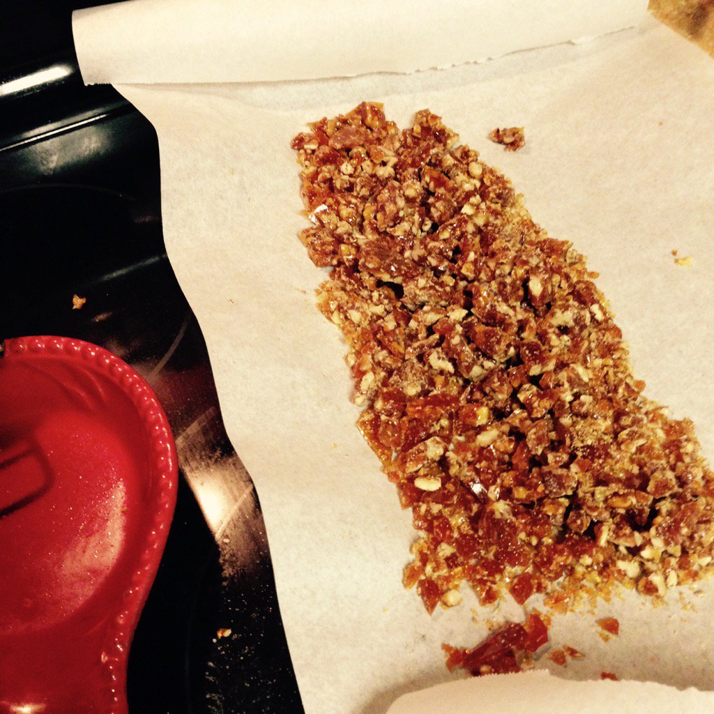 jbsblankets's tweet photo. Bring on the baking #saltedpecanbrittle #aprontime #thankful https://t.co/XObG8epml8