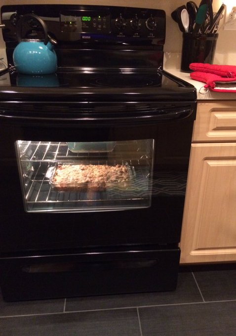 2 trays of stuffing done - up next baked mac &amp; cheese.  I'll be back to lol at you on niteflirt in an<a href="/tag/femdom"class="tags"><span>#femdom</span></a><a href="/tag/findom"class="tags"><span>#findom</span></a><a href="/tag/goodboy"class="tags"><span>#goodboy</span></a>