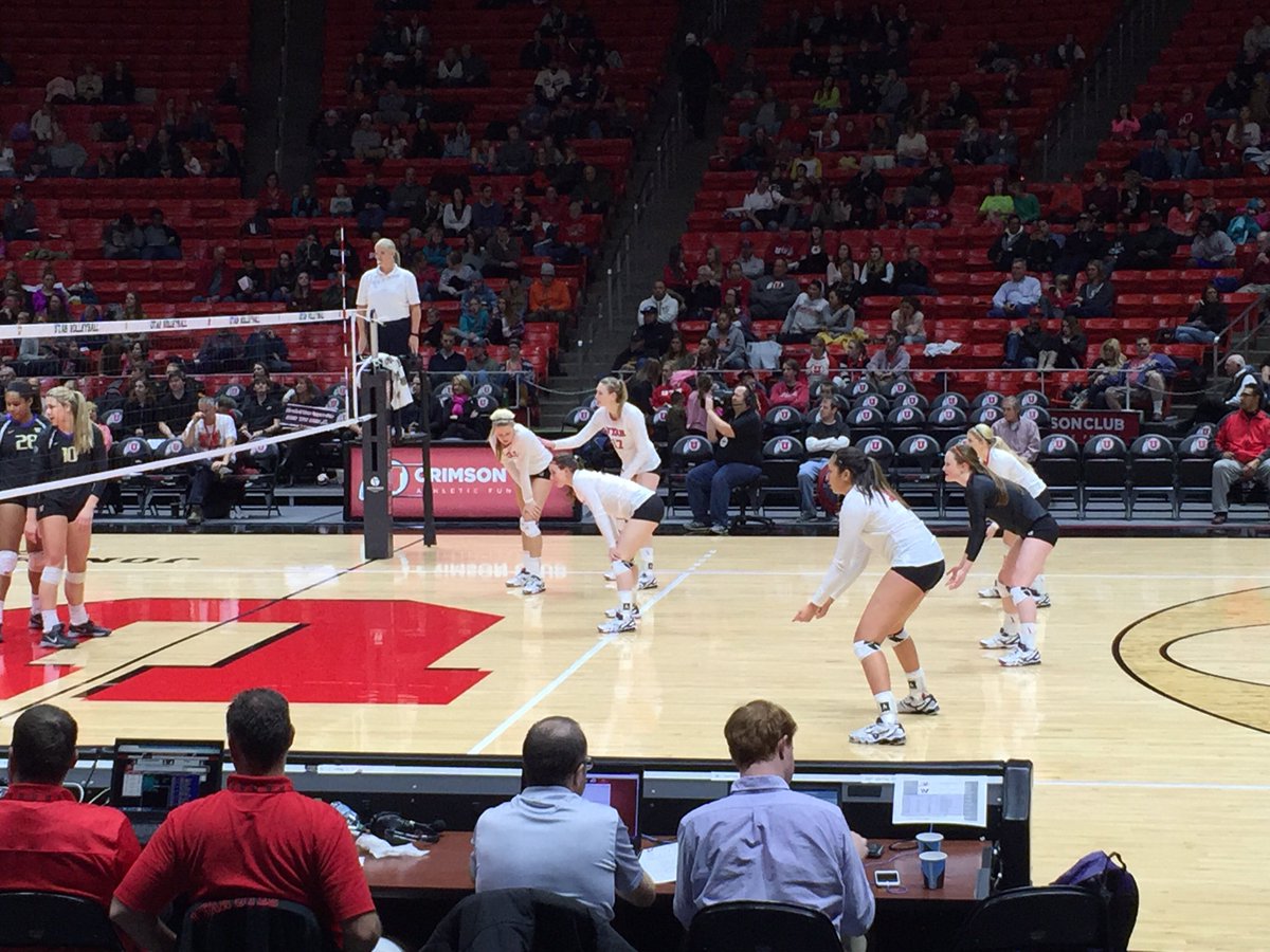 Senior night for <a href="/UtahVolleyball/">Utah Volleyball</a>!! Let’s go Utes!! #fuelu