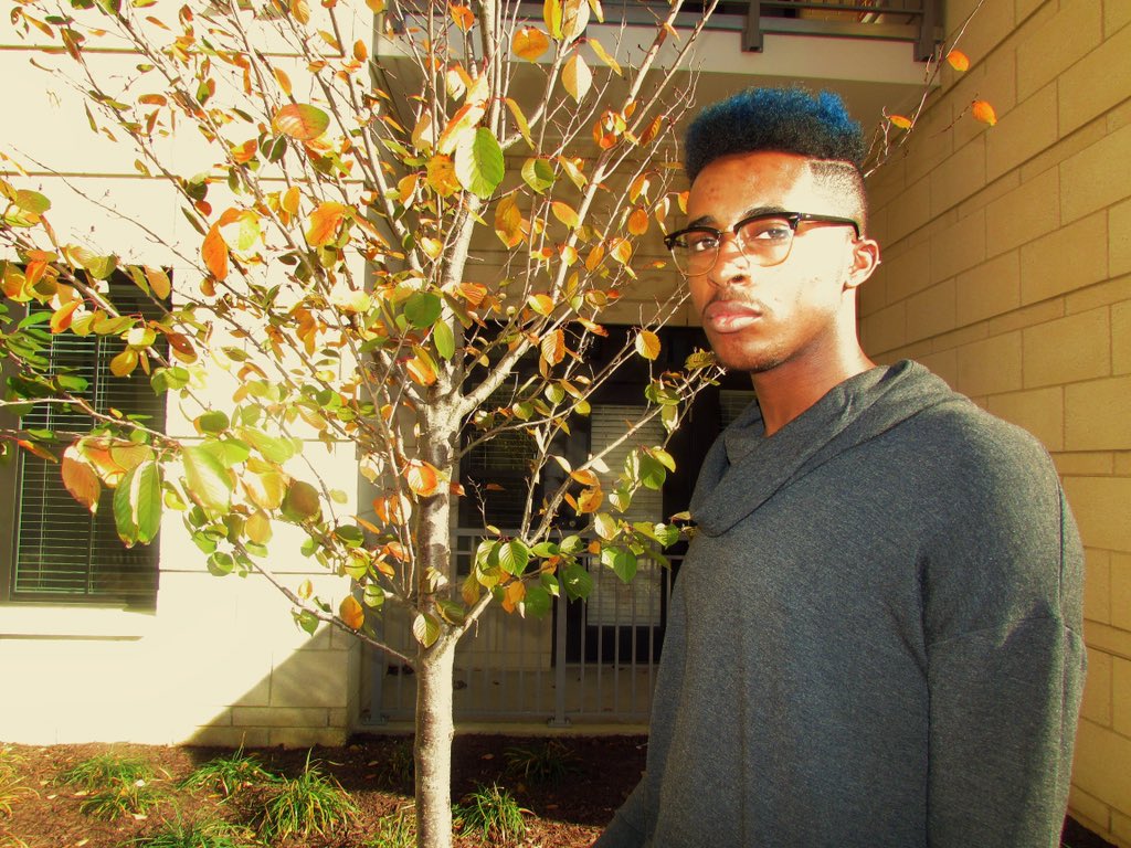 FilmsLala's tweet photo. Autum🍂 

Shot by| @FilmsLala @Lala2uu 📸
Model| @ForeignMocha🚶🏾 https://t.co/2obJ7DU7qs