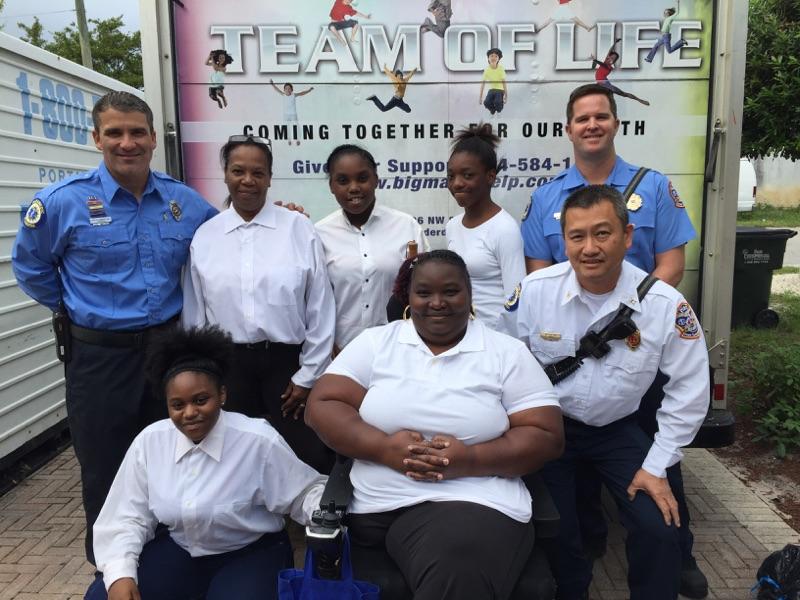 FLFBA's tweet photo. Fort Lauderdale Firefighters Benevolent Association Food Drive  @FtLaudFire @FTLCityNews @JackSeiler @leefeldman https://t.co/0NgSF9GwiC