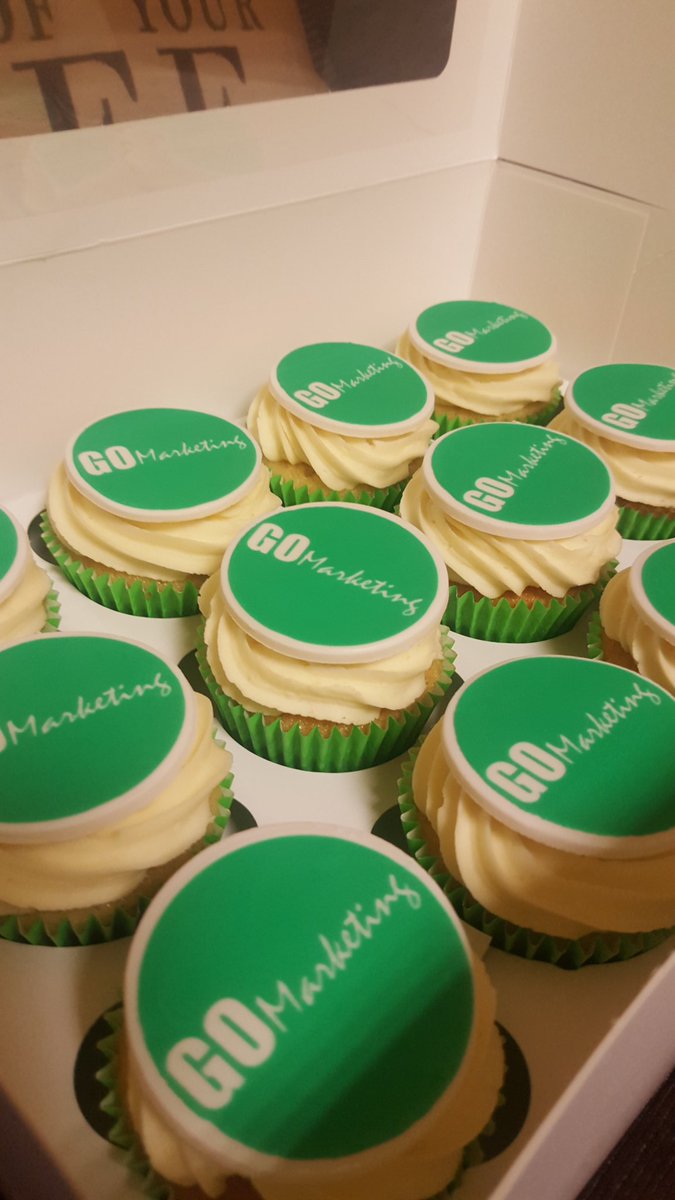 GoMarketing_ie's tweet photo. Had a little treat for my #socialmediabootcamp students for finishing my #4WeekCourse in #SocialMedia tonight🍰☕💕👍 https://t.co/LPRzUECdH4