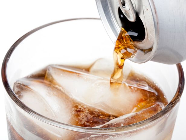 FoodNetwork's tweet photo. From diet soda to pretzels, learn which 12 foods nutritionists avoid like the plague: https://t.co/BtxfMVa7uj. https://t.co/bkK0MYOtnB