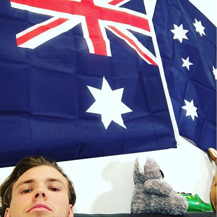GrumpyEliza's tweet photo. What's the bet they were filming Aus tour dates announcements https://t.co/CKivQYjiYa