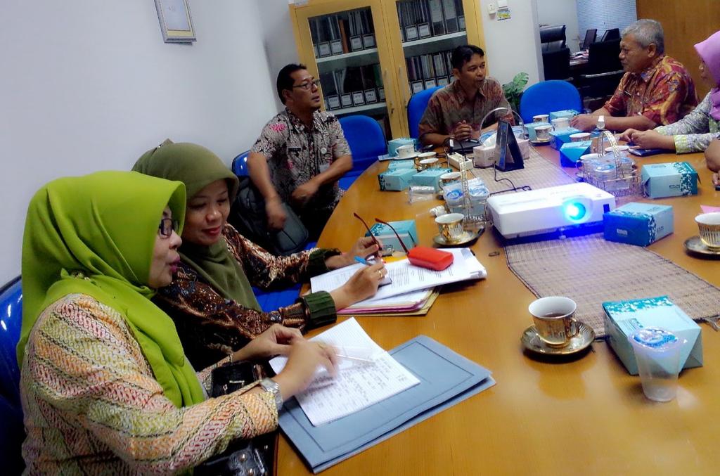 Anna_Rkbm's tweet photo. Konsultasi Tata kelola ke BPKP Yogyakarta, sbg syarat adm BLUD, @hukumsetdakbm @dinkes_kebumen @giatsetya https://t.co/iWw4BYY7p4