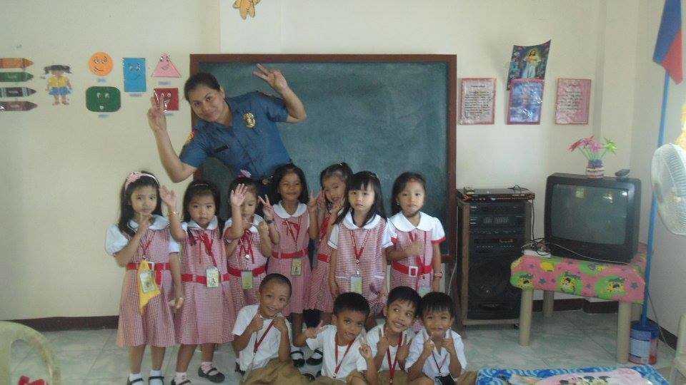 MkahoyMPS's tweet image. #OurWackyPose #ContagiousSmiles #trullyMeltsOurHearts at Mkahoy, Bats @BatangasPPO @rpiopro4a @pnpdpcr @PNP_OTDCA