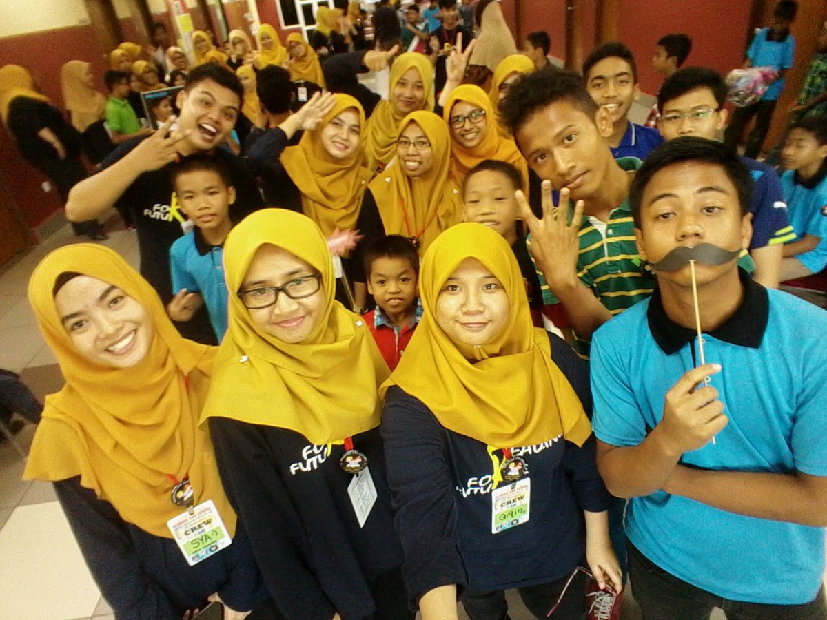 AshiqinZolkifli's tweet photo. Penat layan kerenah adik-adik. #ReadingForFuture https://t.co/3fkiHuG5ue