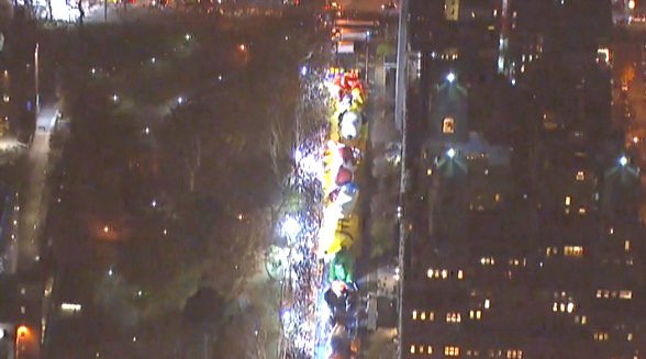 THECOUNTnews's tweet photo. LIVE STREAM: Aerials of NYC parade balloons
https://t.co/LtfH5w4lO7
#balloonnight https://t.co/4XYmPi49Zk