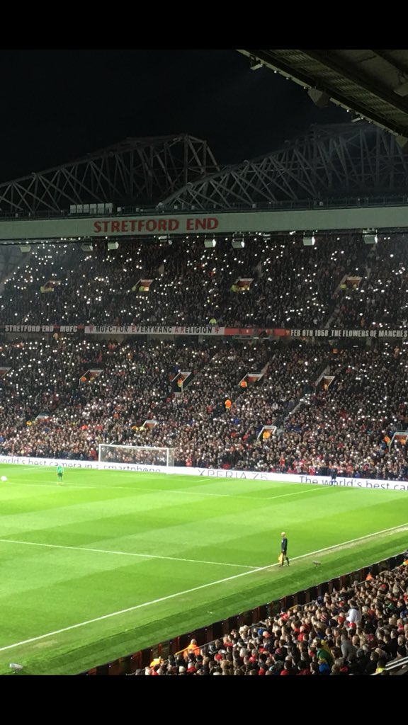 janverhaas's tweet photo. Going up to the spirits in the sky...... George Best Tribute #7 #munpsv https://t.co/DQuPe8VE4m