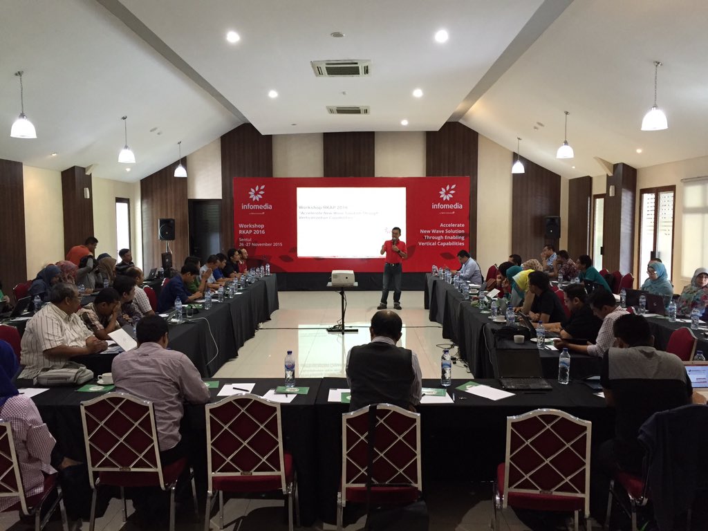 infonusa's tweet photo. Opening speech by @armanhazairin on WS RKAP 2016 "Accelerate New Wave Solution Through Verticalization Capabilities" https://t.co/ZCqBTJQufT