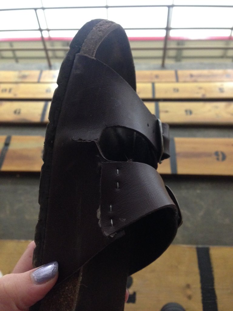 _katemunro's tweet photo. @BarnettKate1  has the solution for broken Birkenstock owners #staples #DIY https://t.co/urEj8SwmW5