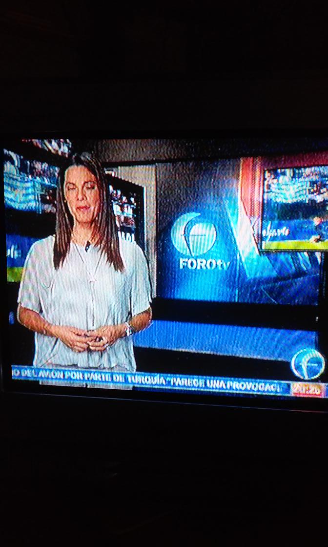 EduardKid99's tweet photo. Esta noche la #MissMercedes se veia Re-que-te-Bonita @MerAguirre y como buen alumno poniendo atencion ๐๐โบ https://t.co/6YyYFu6NLX