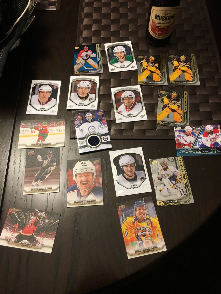 mcmanus17's tweet photo. 3 tins no McDavid #chasingconnor @UpperDeckHockey @WaynesCards https://t.co/JGuOUwJgSm