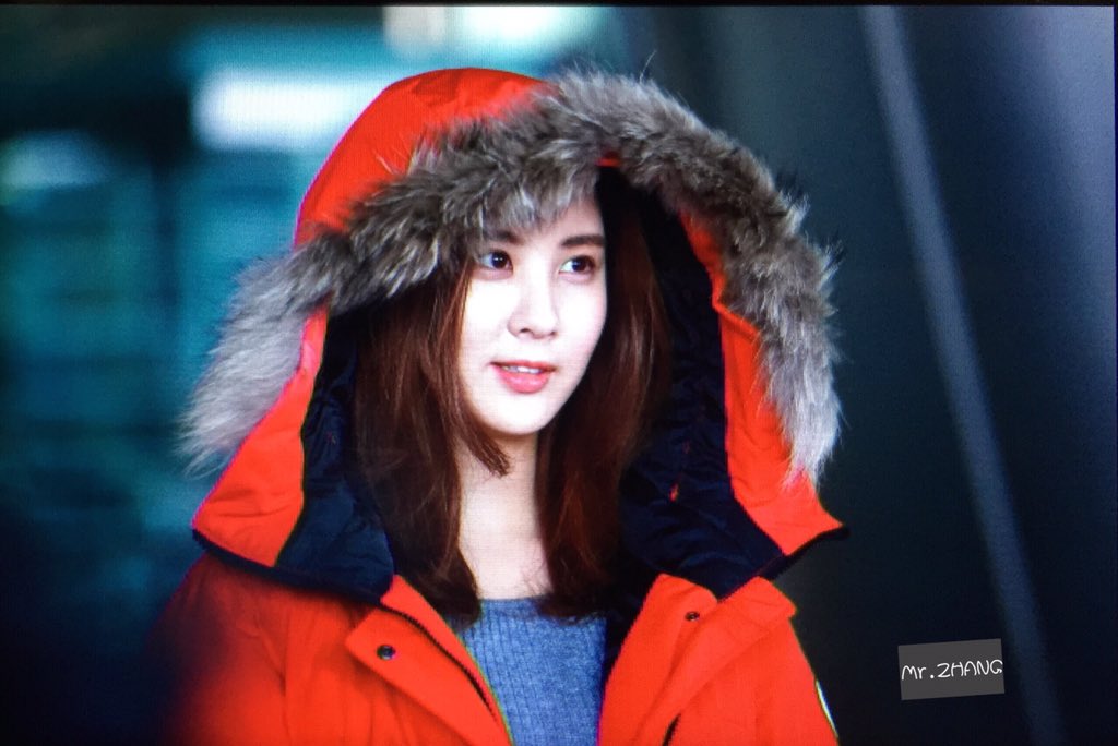 [PIC][26-11-2015]SeoHyun trở về Hàn Quốc vào sáng nay CUtHWi-VAAAaRFk