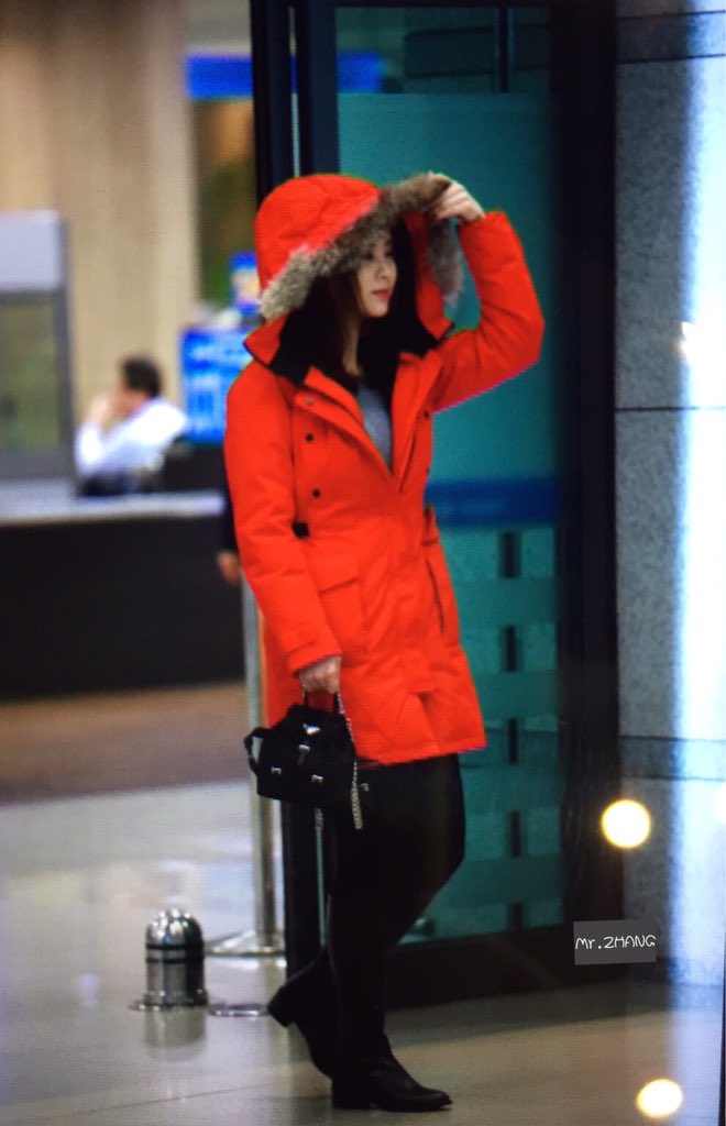 [PIC][26-11-2015]SeoHyun trở về Hàn Quốc vào sáng nay CUtHWi9U8AA1oWi