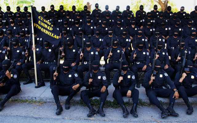 NARCOESTADOS's tweet photo. @NARCOESTADOS Grupo de Intervención Antipandillas de la Policía Nacional Civil #ElSalvador https://t.co/5UAQ5V6BQG