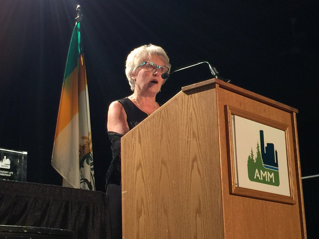AMMManitoba's tweet photo. Shirley Kalyniuk, one of the first woman mayors in MB receiving the #ammagm Honourary Life Award after 31 yrs. https://t.co/3umcW7Lb4m
