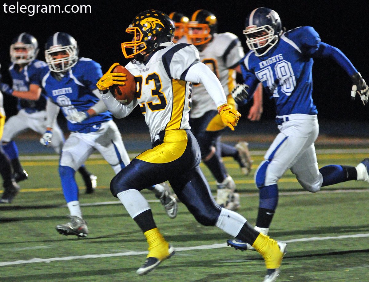 SteveLanava's tweet photo. @QuabbinAD Daniel Salvadore @QuabbinFootball runs a successful 2-point conversion @tgsports https://t.co/3MQ8Qznl76 https://t.co/RgHjaizU5f