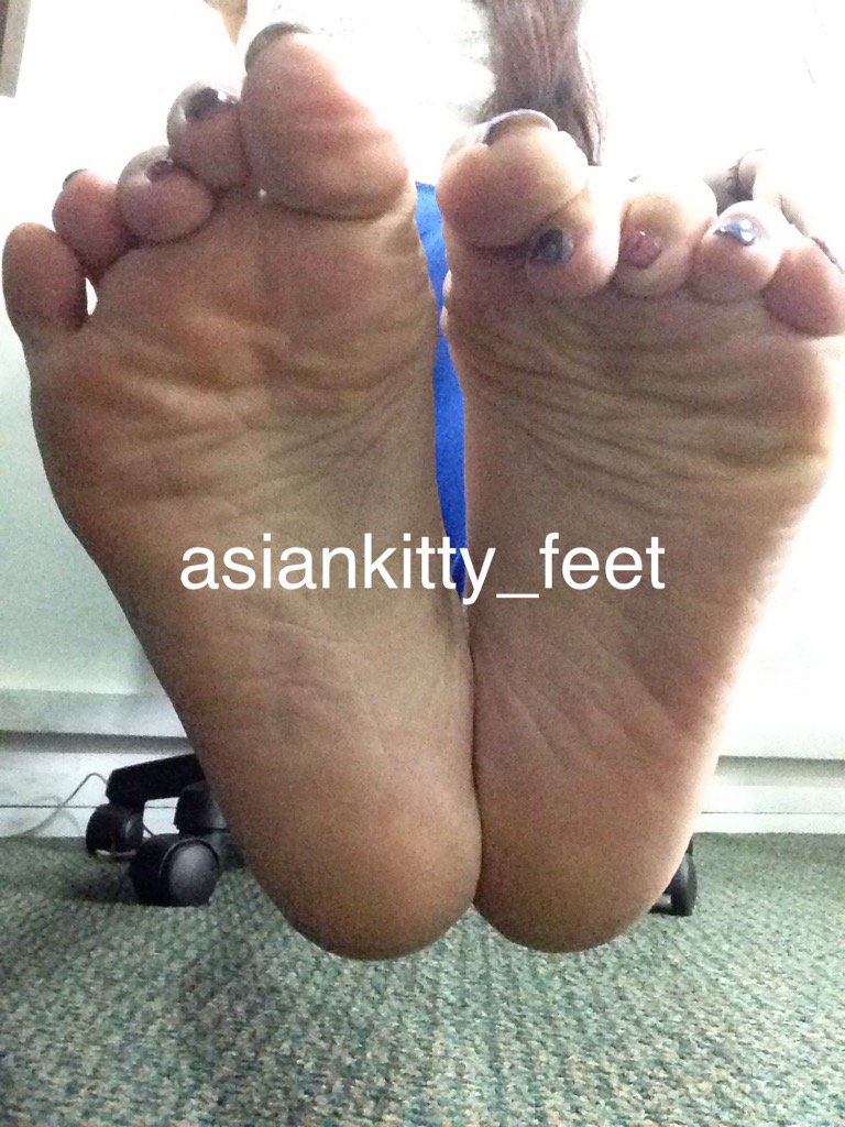 Asiankitty_feet on X: My daily soles#feet#foot#toesday  t.coXj9MXRA2WR  X