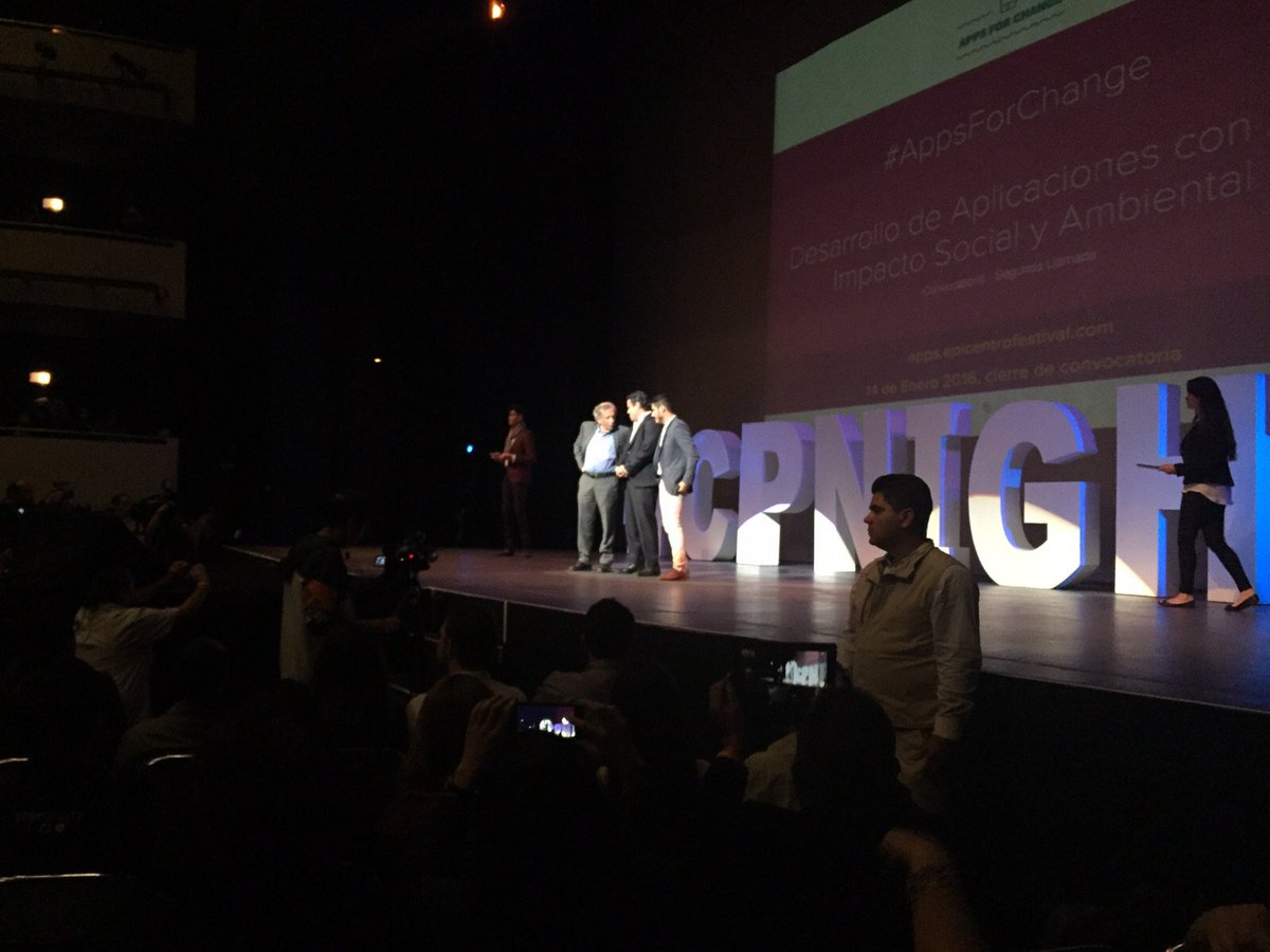 InnovacionJal's tweet photo. #CPNight Premian a quienes ganaron los retos para combatir la corrupción, lanzados en @Campuspartymx ¡Felicidades! https://t.co/m5gnPVeek0