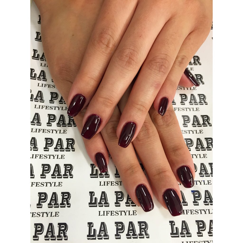 sarahhanem's tweet photo. Natural nails on crack! 🔥 thank you @la_par for always making my nails fabulous! #GelBuilder #NaturalNails https://t.co/jkzLaLPJdV