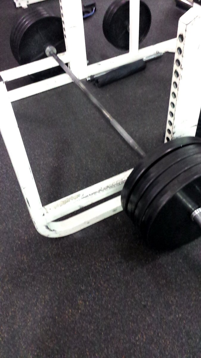 rsilver1993's tweet photo. New PR on deadlift. #405 #Gainsgiving https://t.co/sTVLmLciYt