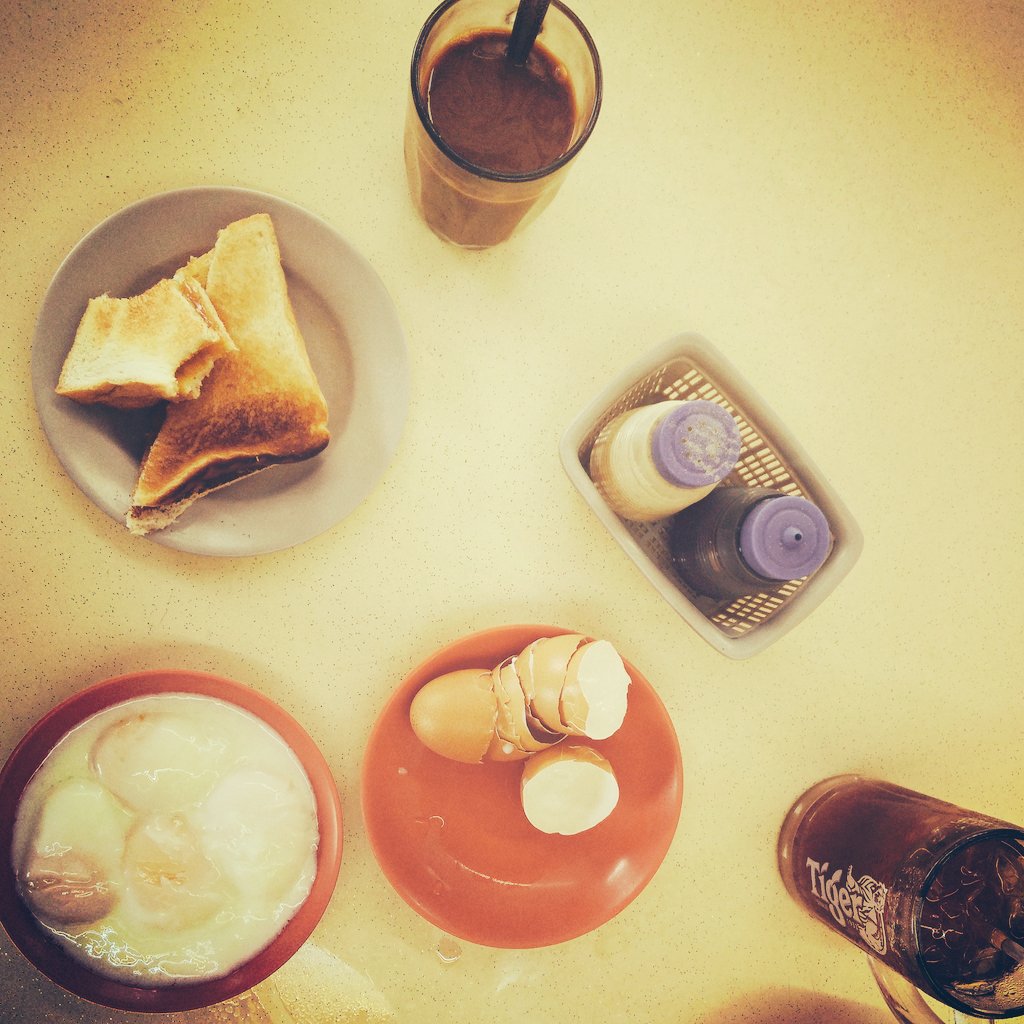Djenee_SG's tweet photo. #Keepingitlocal If you're new in town and looking for the best local eats #askdjenee 
#tongaheatinghouse #kopi https://t.co/AWRLeyHKk4