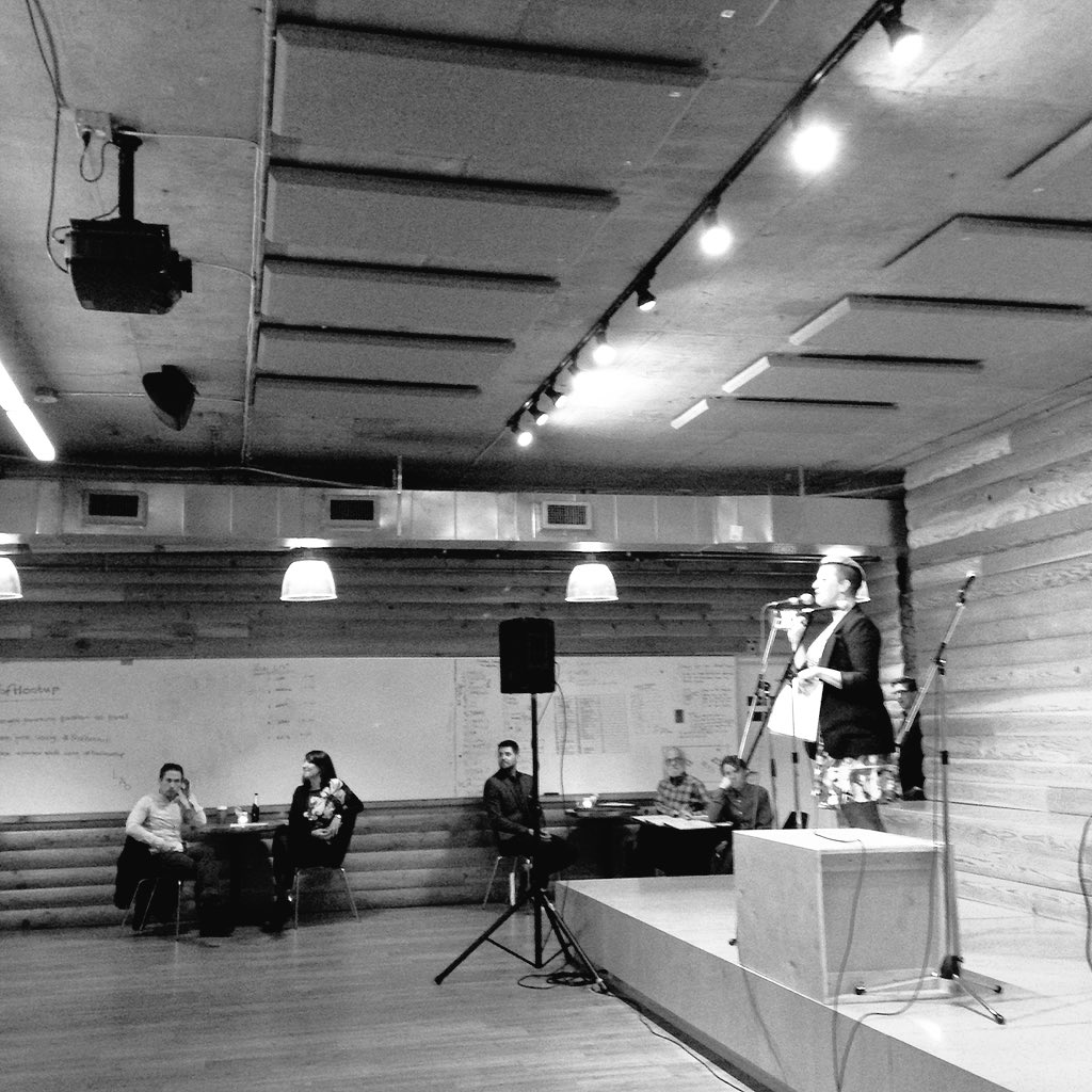 zeezeetheatre's tweet photo. MC Jocelyn takes the stage with #humanlibrary in the background @PuShFestival #intimate2015 https://t.co/5H6ZHhPRFH