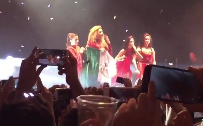 ielenaxm's tweet photo. ESTOY ES MUY IMPORTANTE 😭😭😍 🇲🇽
#5HReflectionMexico
#VideoVeranoMTV Fifth Harmony
#MTVStars Fifth Harmony https://t.co/OXyA8mje8d