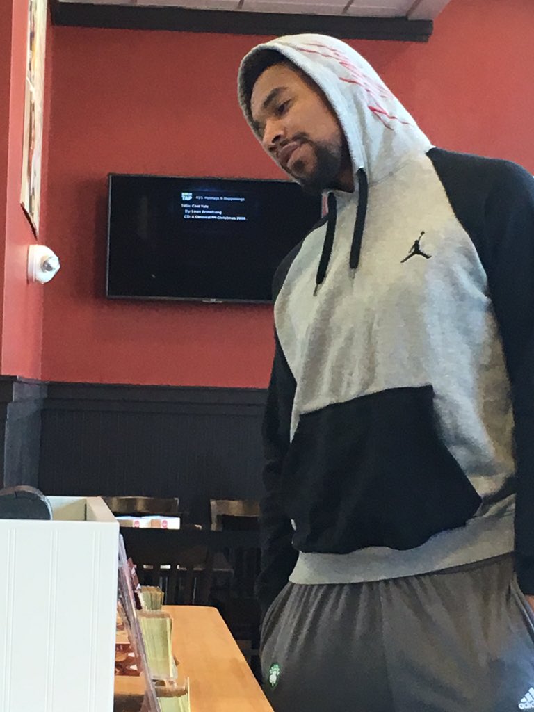 JarradMichaelJ's tweet photo. #jaredsullinger at Honey Baked Ham be like, "damn! what ol girl tell me to get again?" #happythanksgiving #celtics https://t.co/wEv7tdDPIo