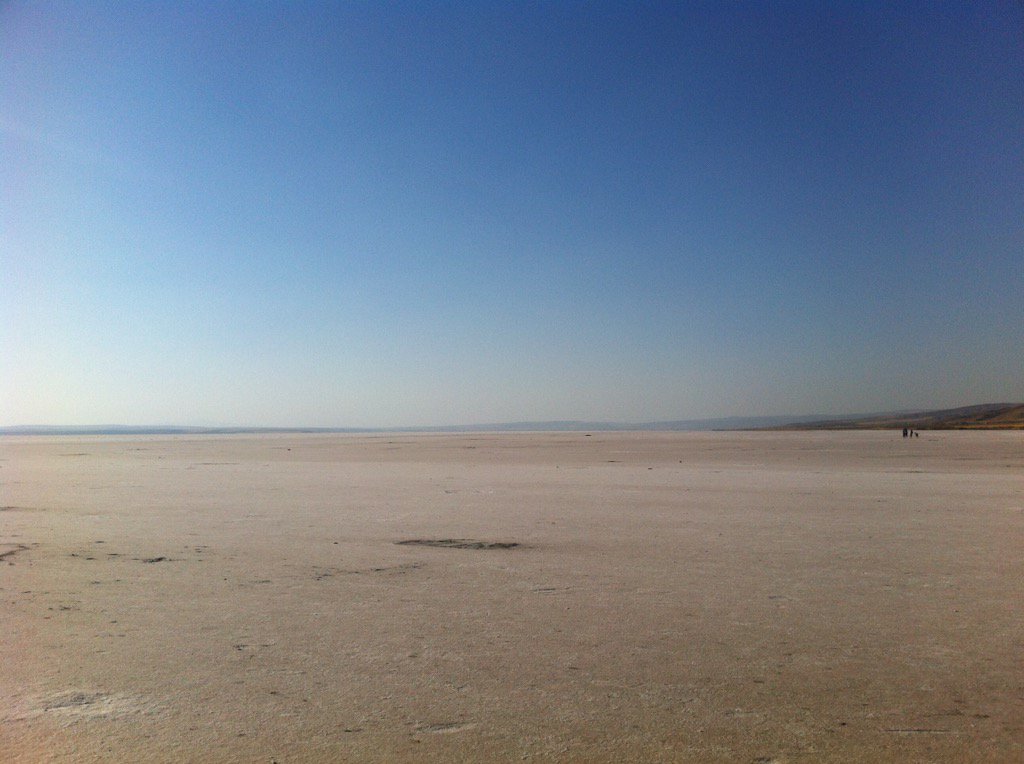 ttinspiration's tweet photo. My photo journal: The salt Lake Tuz Golu in Central Turkey and one of the largest in the world. #travel #ttot #tour https://t.co/bZ0suZuK5B