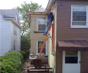 safeworkpro_ceo's tweet photo. Some things you just refuse to believe until you see it with your own eyes. What was he thinking?! #safetyfirst https://t.co/RY8x8ubbtn