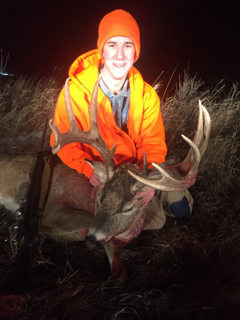 Cam_541's tweet photo. Big buck down tonight! Nothin like killin a buck you have history with @awoloutdoors https://t.co/owcAcOPbzd