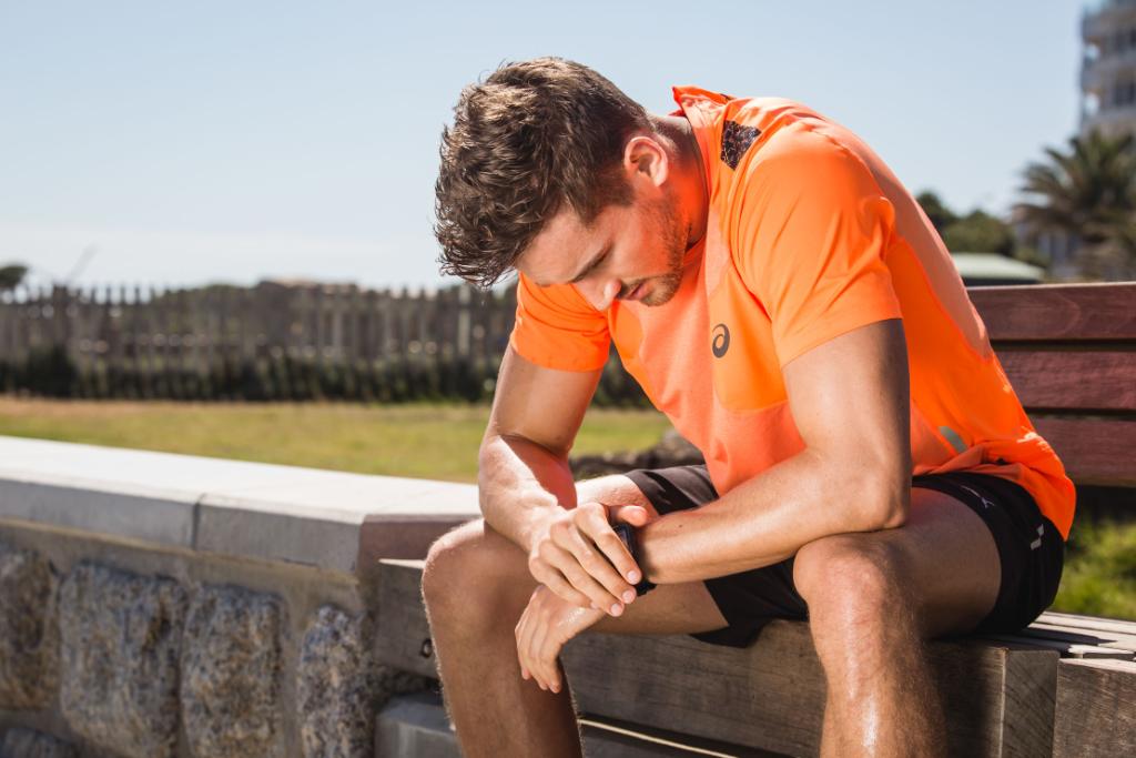 runnersworld's tweet photo. 10 bad running habits (and how to break them!) https://t.co/h78phXx1ya https://t.co/rJQDJlM25M