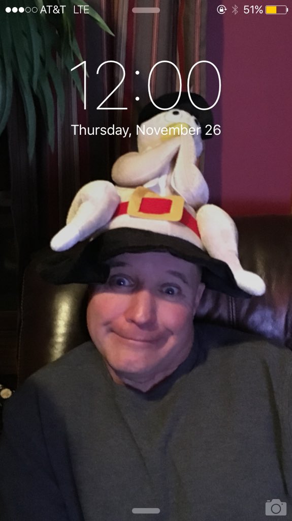 paigeprattt's tweet photo. When it is finally thanksgiving 🦃 https://t.co/x1au9qDK0n