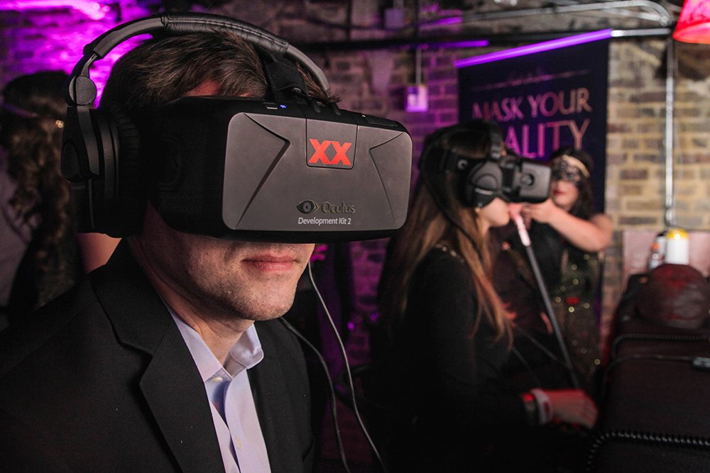 The Virtual Reality Revolution Is The Next Big Arms Race For Businesses To Win: alist.ly/1TfjURZ