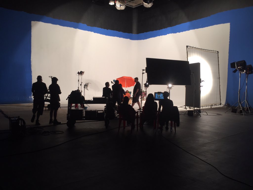 JohnnyGunFilms's tweet image. On set with @JBeachcroftShaw and @ShowMaxOnline @JohnnyGunFilms