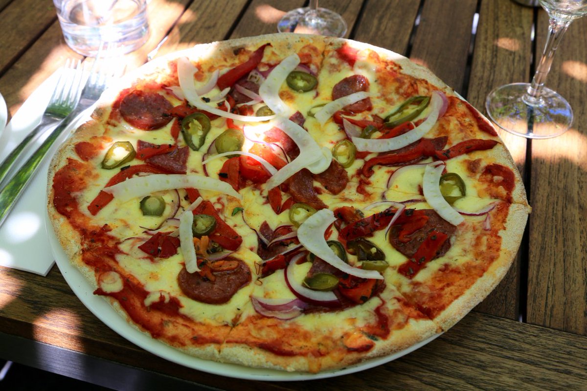 CYOPub's tweet photo. New pizza special a@ CY's! 2 x pizzas for $35 from Friday 4pm thru to Sunday. #perthdining #pubdining #pizza https://t.co/c6YJDvEYGD