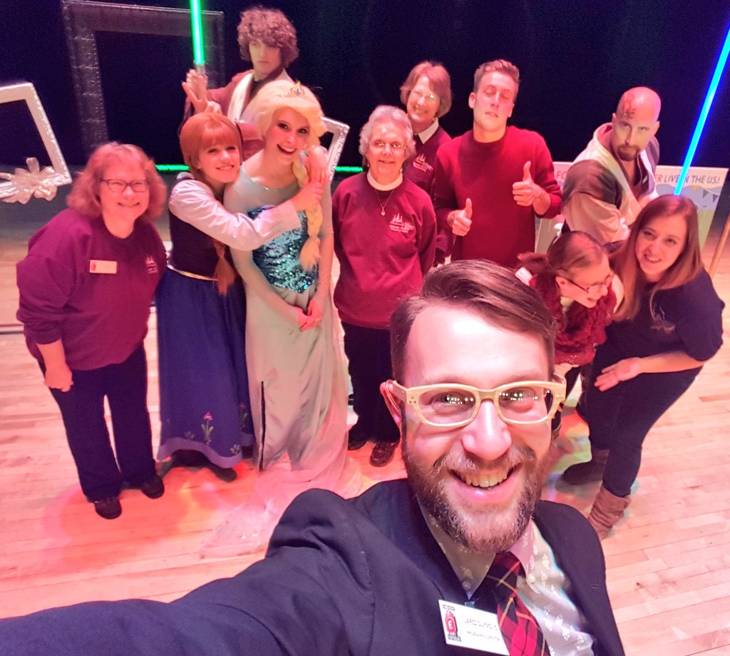 JDuymovic's tweet photo. @TAGArtco @FWEmbassy #fot2015 #fwembassy #volunteer #Jedi #Letitgooooooo https://t.co/yXHqYSZZv9
