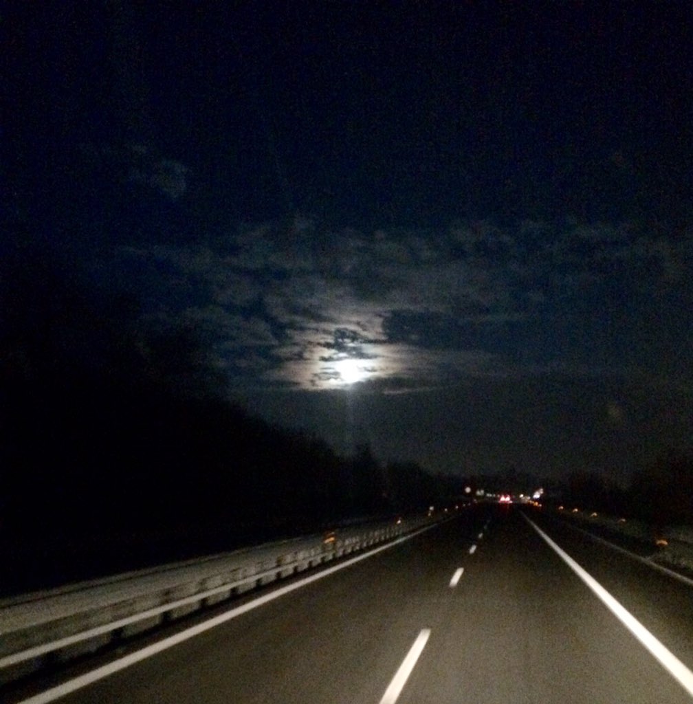 dannales's tweet photo. @andreaemichele @maxbaldin23 #buongiornazzo #ceva #SVTO #A6 -4º fresco #lunapiena https://t.co/dat2uPicf5