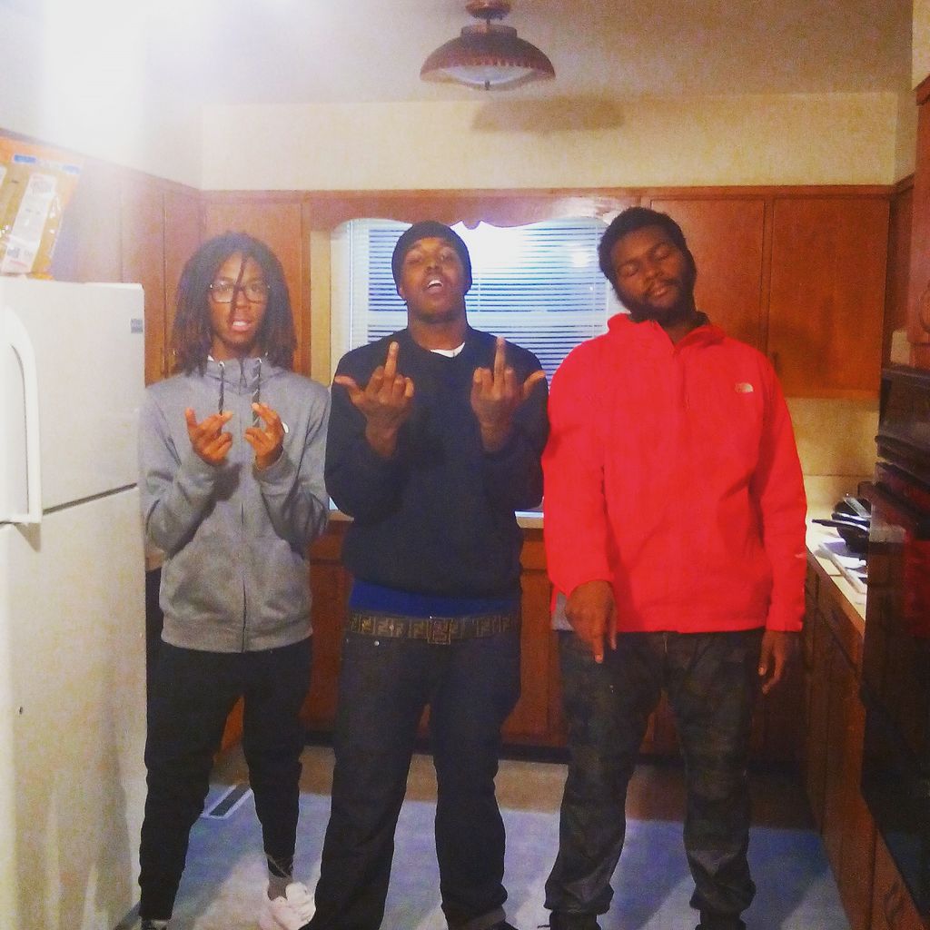 cham_Guwop's tweet photo. catch us were you can't go 🔟󾠮󾠶 https://t.co/jdWx19U8Bt