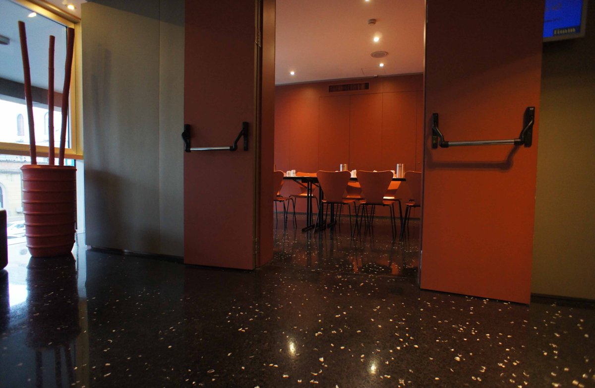 Paripasso1's tweet photo. Le aree comuni dell’UNA Hotel Bologna.

https://t.co/LrfhRyyeHW

L’ingresso della Sala Conferenze. https://t.co/beCq3lvSa2